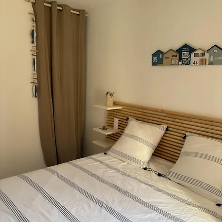 Charmante Maison Rénovée Au Cœur Du Village De *